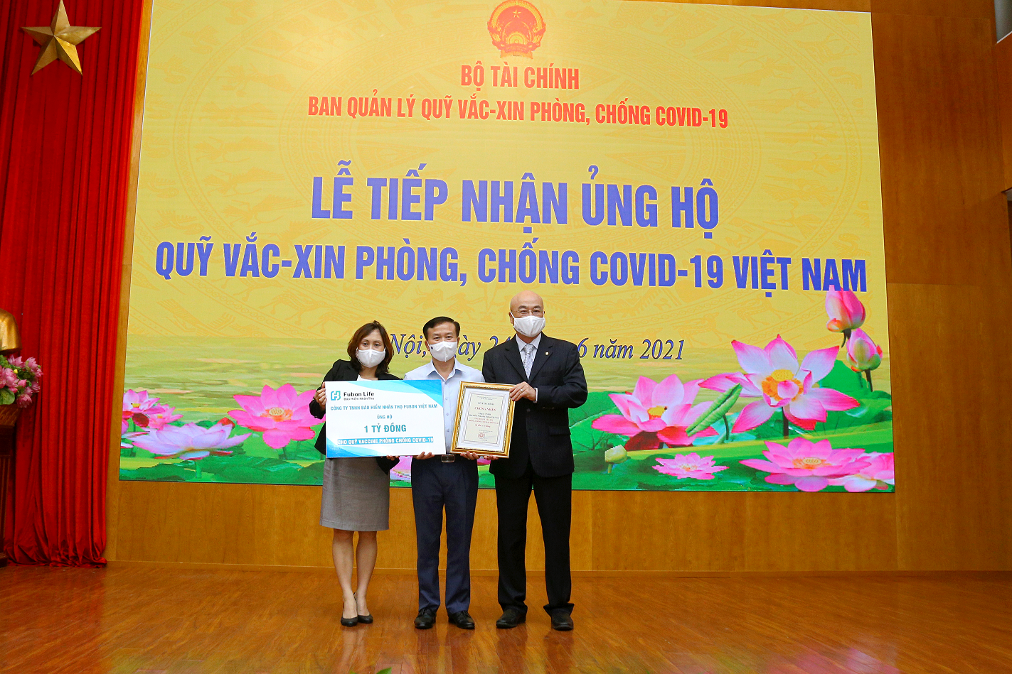 Fubon Life Việt Nam ủng hộ 1 tỷ đồng  cho Quỹ vắc xin phòng, chống COVID-19 của Chính phủ